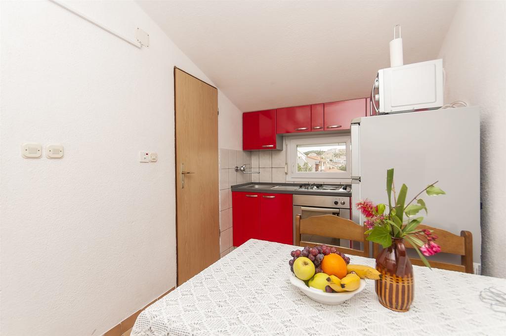 Apartments Luca Рогозница Экстерьер фото